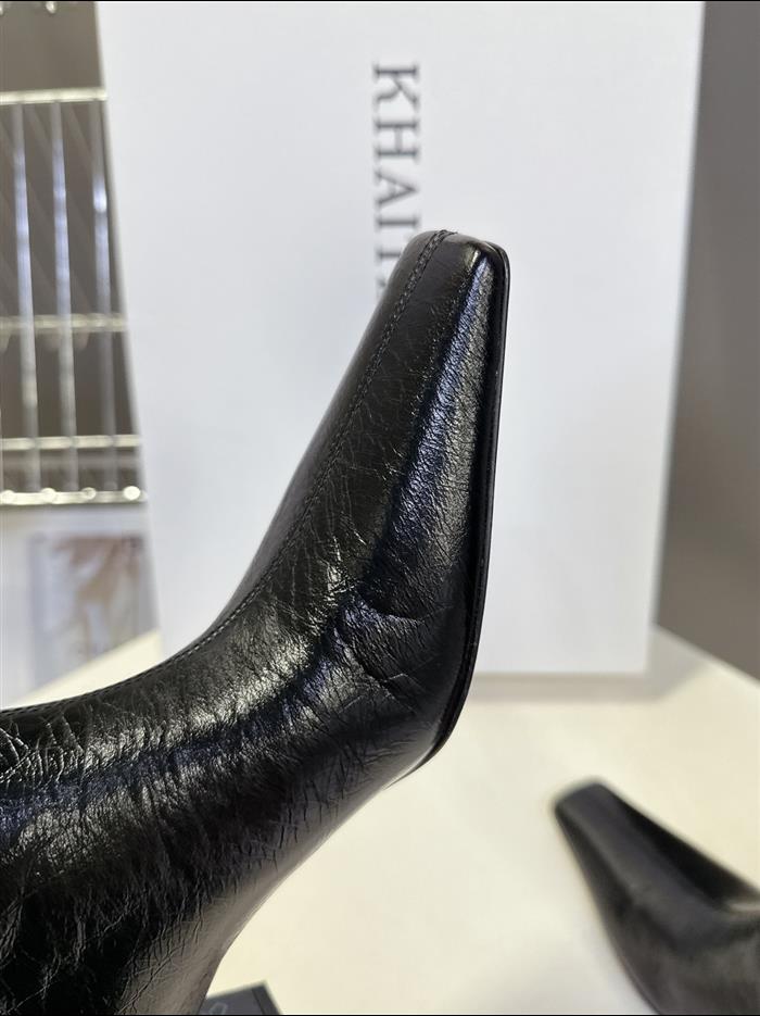 2025112817447954 560